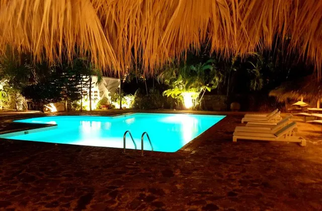 Afreeka Beach Hostel Las Terrenas piscina 2