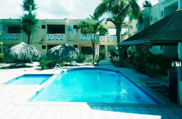 Aparta hotel El Caucho Boca Chica piscina