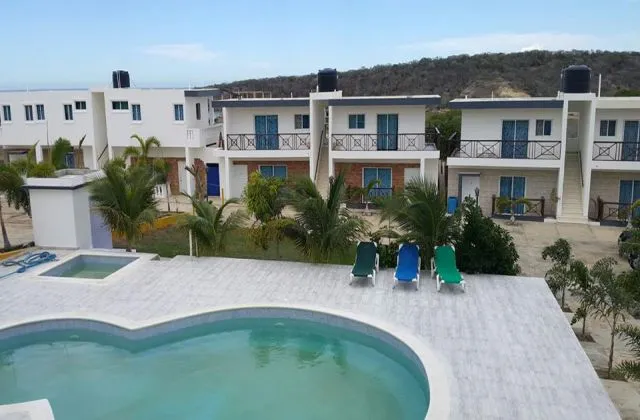 Ensenada beach resort piscina
