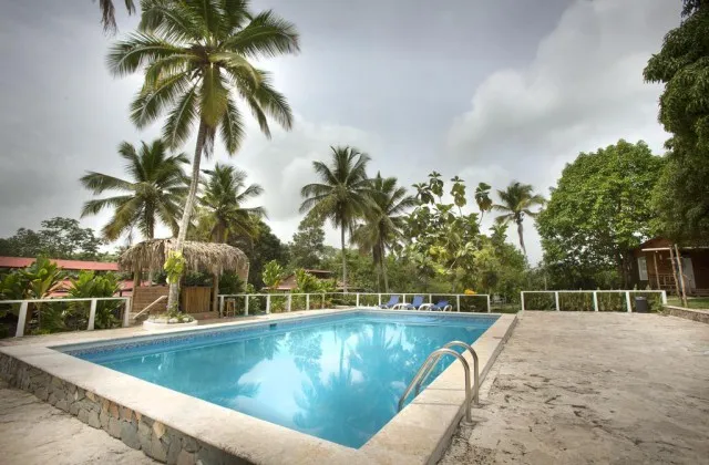Hostal Ecologico Loma Pan de Azucar Bayaguana piscina 2