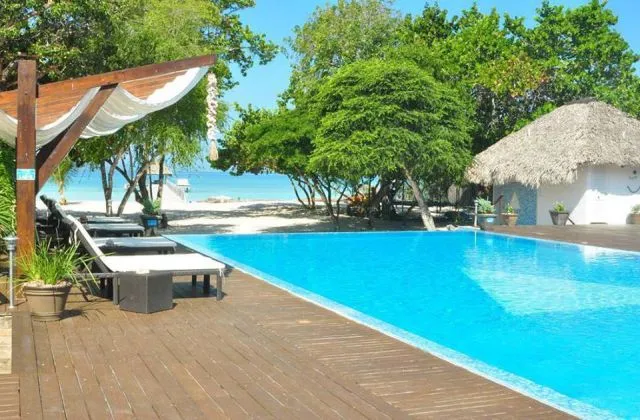 Punta Rucia Lodge piscina