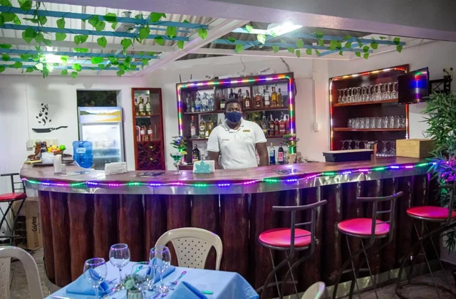 Hotel Lutix El Limon Samana Bar