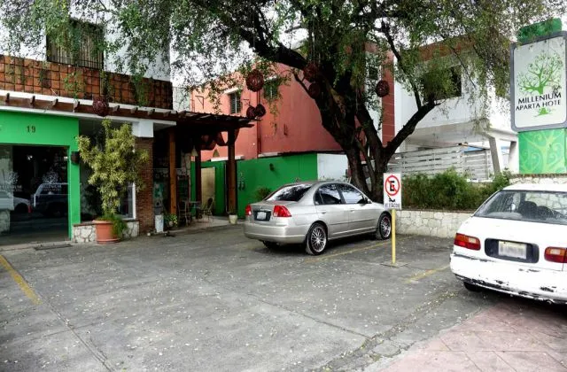 Apartahotel Millenium Santo Domingo parking