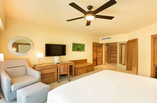 Hotel Occidental Punta Cana suite lujo