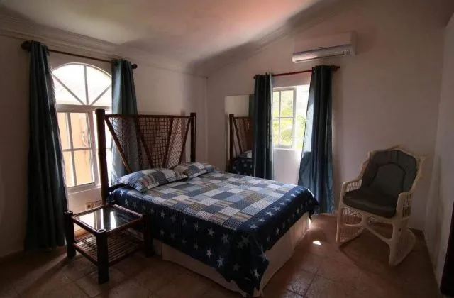 Hotel Panoramica Barahona habitacion 1 grande cama