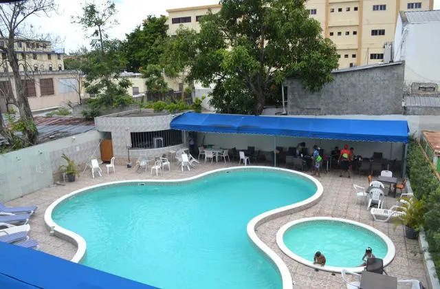 Hotel Renacer Santo Domingo Piscina pasa dia