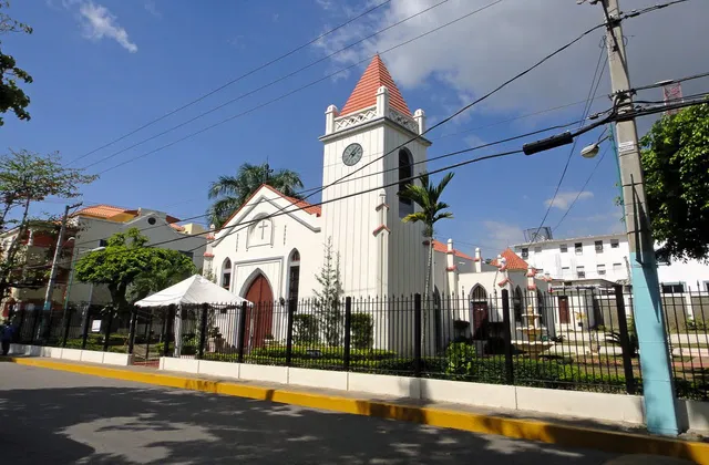 Boca Chica Iglesia San Rafael Arcangel