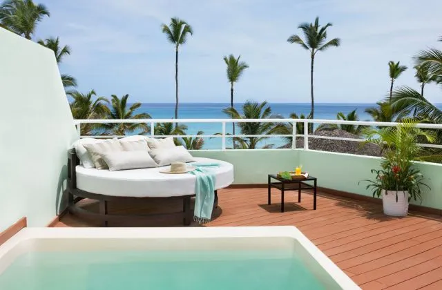 Excellence Punta Cana suite con jacuzzi terraza con vista mar