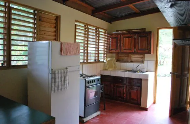 Rancho Faisar Jarabacoa Cabana Pelona cocina