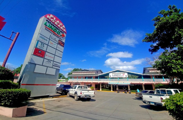 Las Terrenas Supermarcado Lindo Plaza Rosada